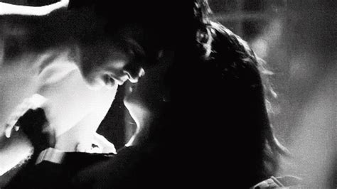 gif de besos|Beso Apasionado GIFs .